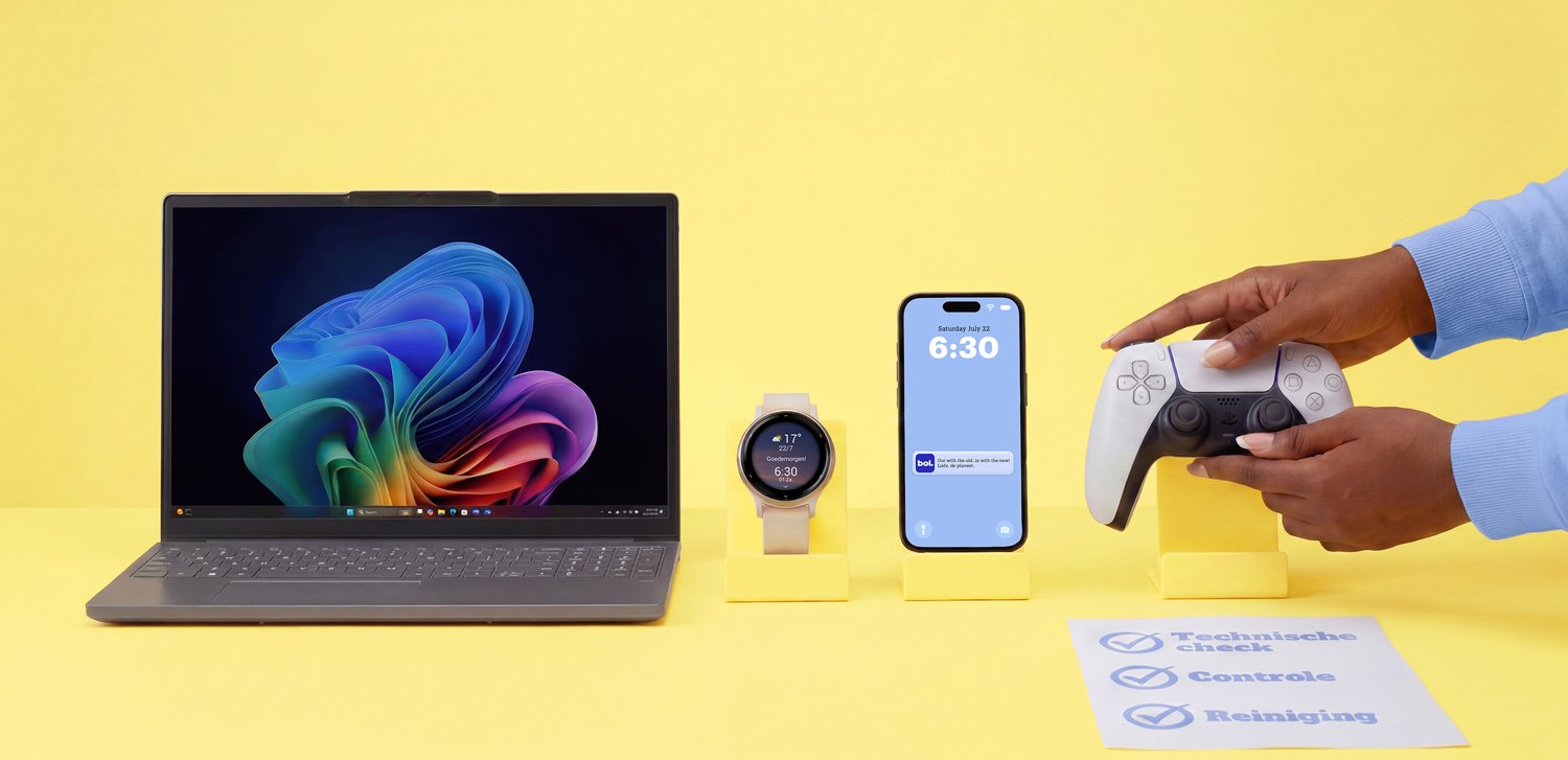 Bol Refurbished — devices showing CO2 savings on yellow